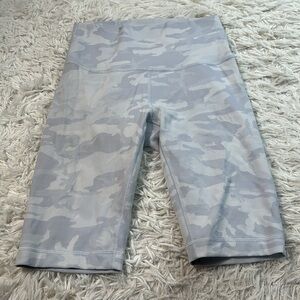 Lululemon Wunder Under Short 10" *Ribbed Incognito Camo Jacquard Alpine White